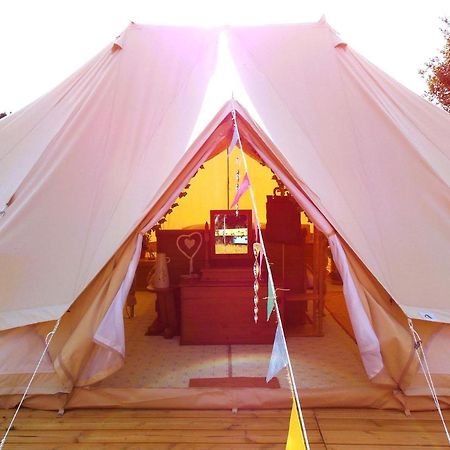 Hope Cottage Bell Tent Retreat Ашборн Экстерьер фото
